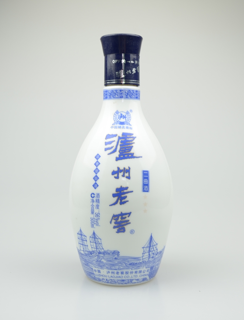 海南乳白玻璃酒瓶批发公司